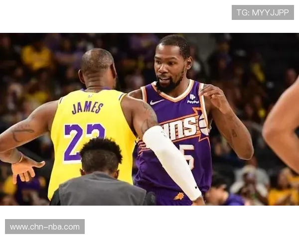 湖人火箭圣诞大战詹杜对决，詹姆斯17分杜兰特25分